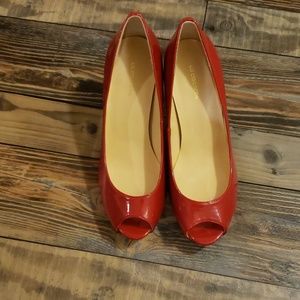 Liz Claiborne open to pump